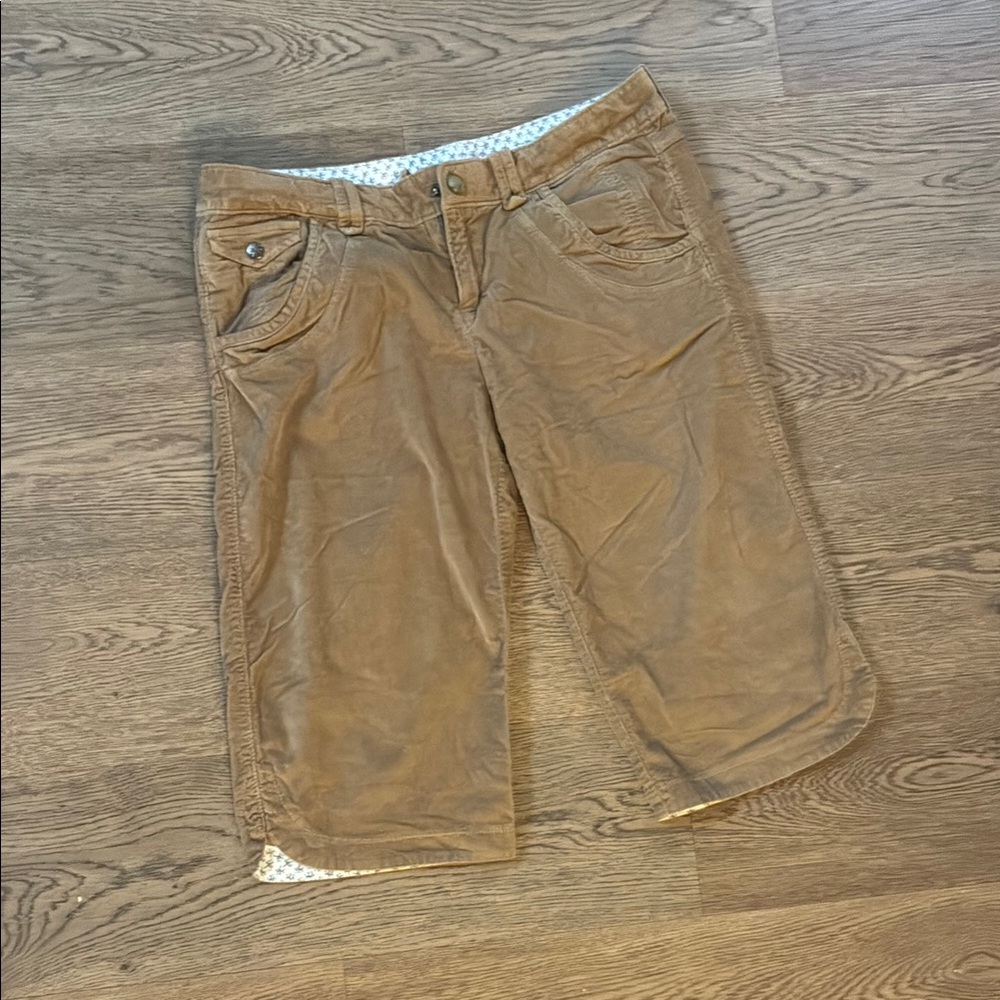 Athleta Brown Capris